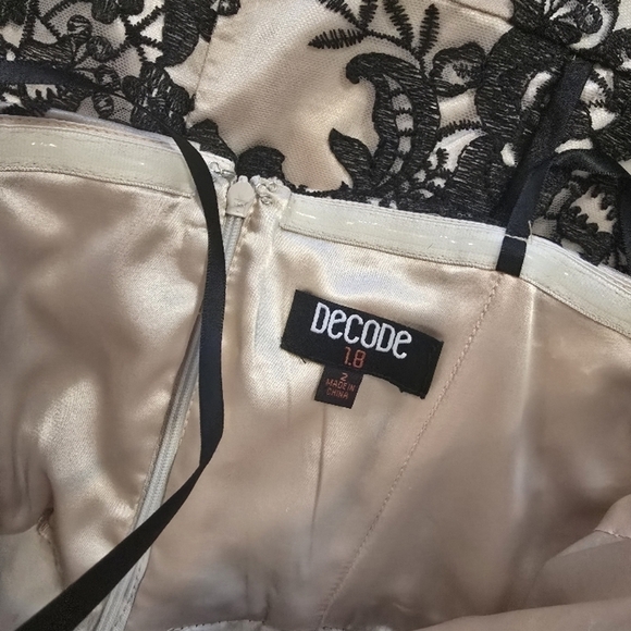 Decode Black and cream Strapless Maxi Gown size 2 Pre-Loved. - Picture 2 of 6